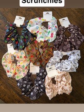 Fashion Multicolor monogram Scrunchies